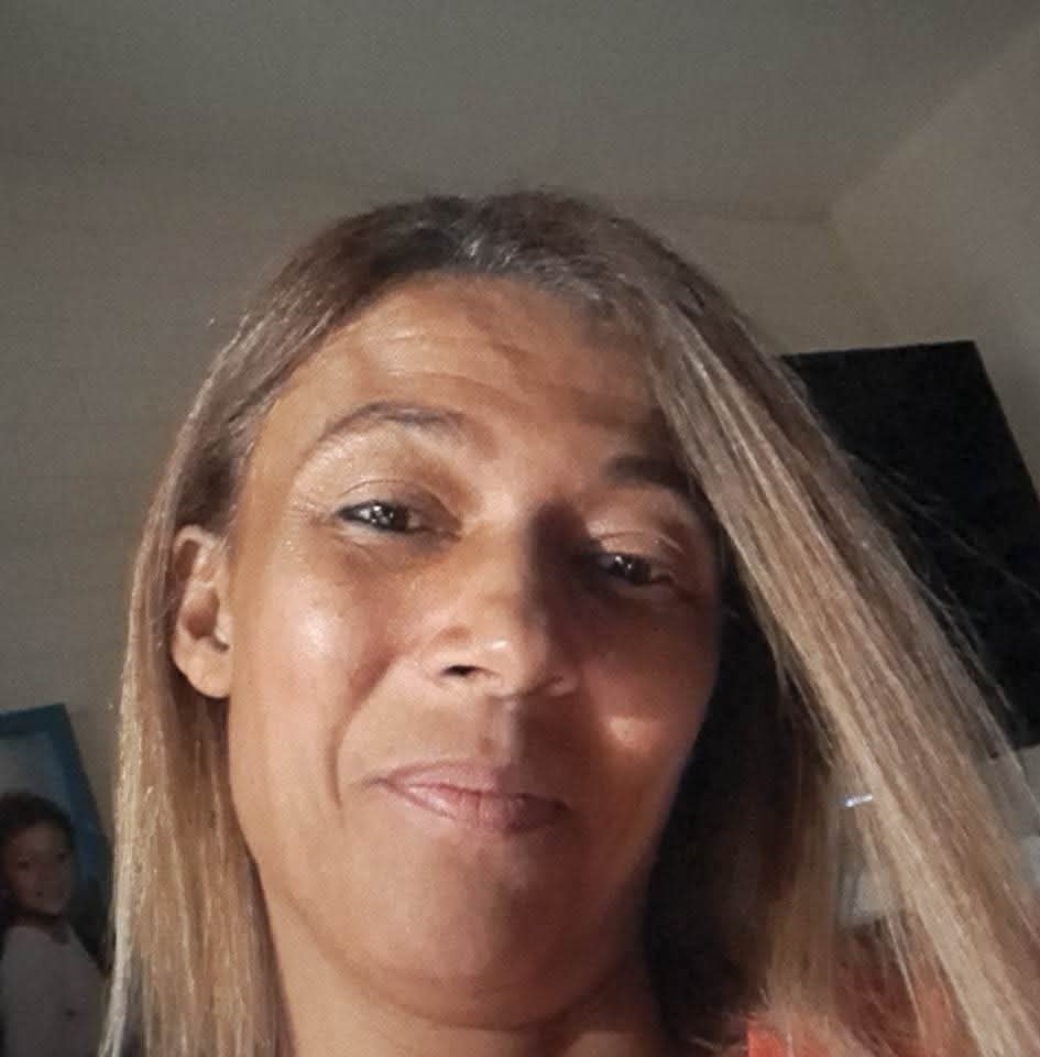 anna-sylla-onglerie-verrieres